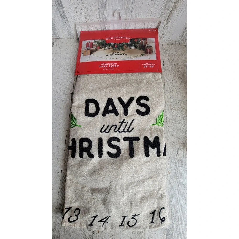 Wonder shop countdown tree skirt NEW Xmas accessory home decor